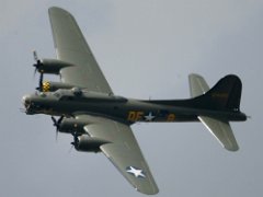 DSC7119  [c]JOHN HUTCHISON : Boeing B-17G Flying Fortress, G-BEDF, Old Buckenham 2021, Sally B